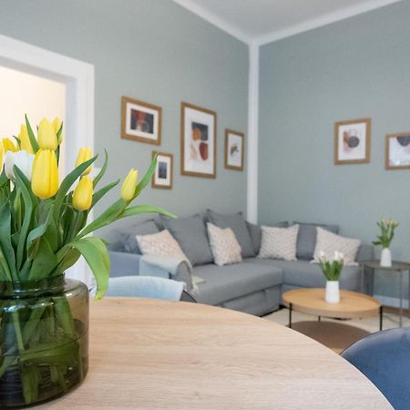 Apartment With Balcony - Trendy Neighborhood Wina Bagian luar foto