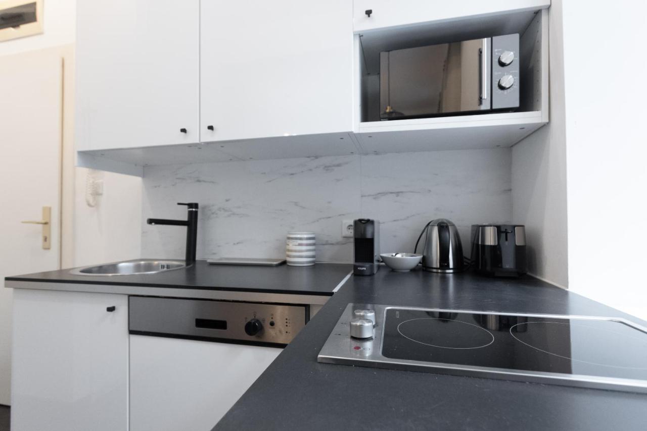 Apartment With Balcony - Trendy Neighborhood Wina Bagian luar foto